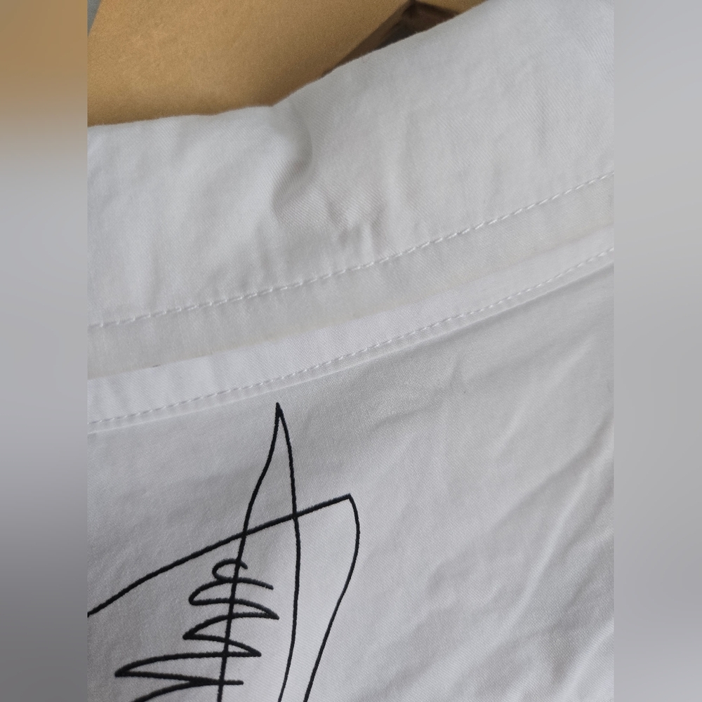 UCHUU MONTREAL White Graphic Shirt - Picture 14 of 15